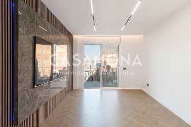 Modern and Bright 3 Bedroom Apartment with Balcony in Eixample Esquerra